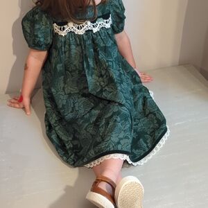 Vintage Holiday Dress Green Floral‎ Size 5